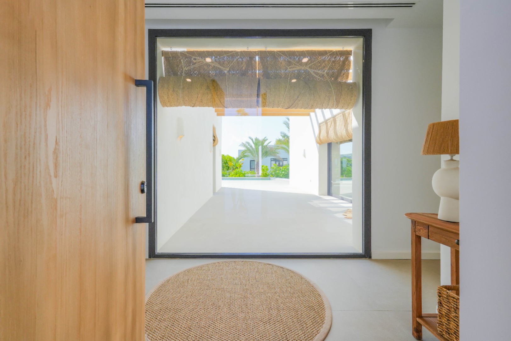 Luxury turnkey villa in Ibizan style and Mediterranean elegance for sale in Moraira.