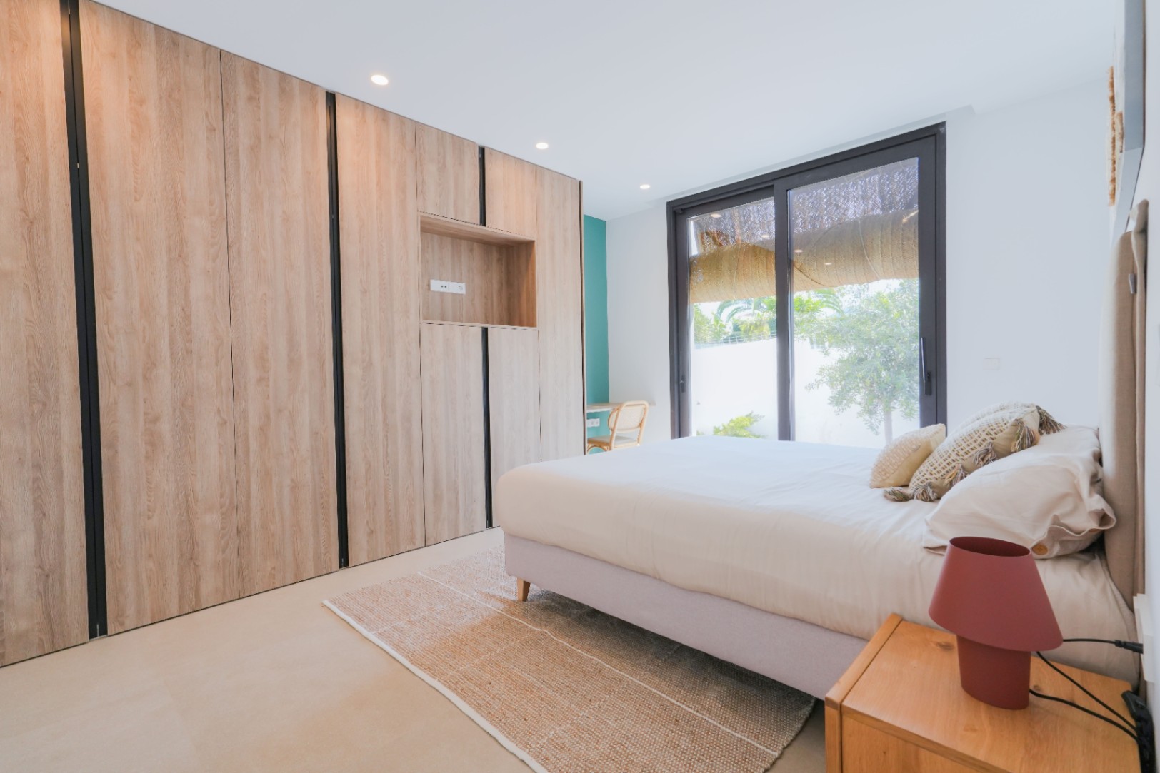 Luxury turnkey villa in Ibizan style and Mediterranean elegance for sale in Moraira.