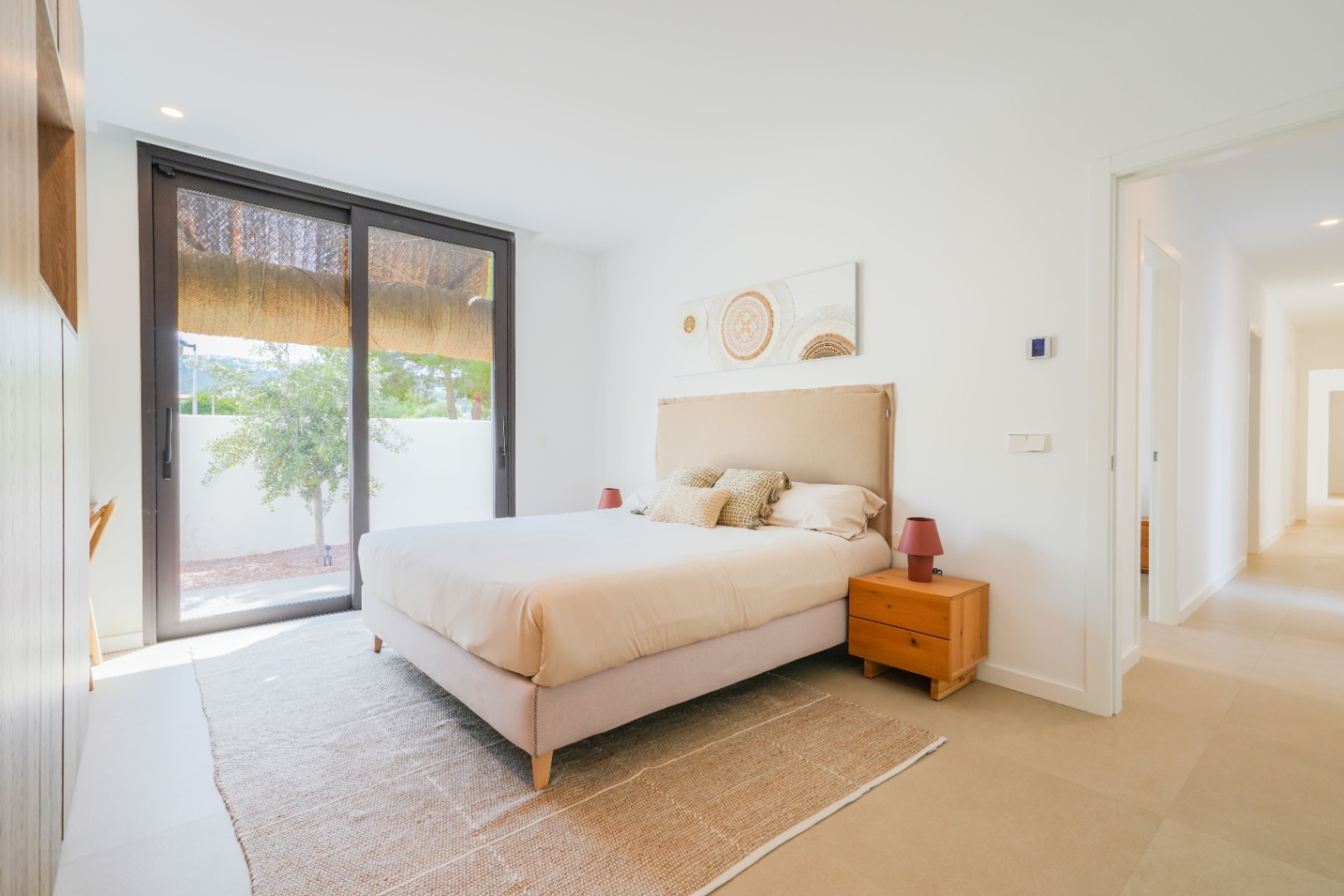 Luxury turnkey villa in Ibizan style and Mediterranean elegance for sale in Moraira.