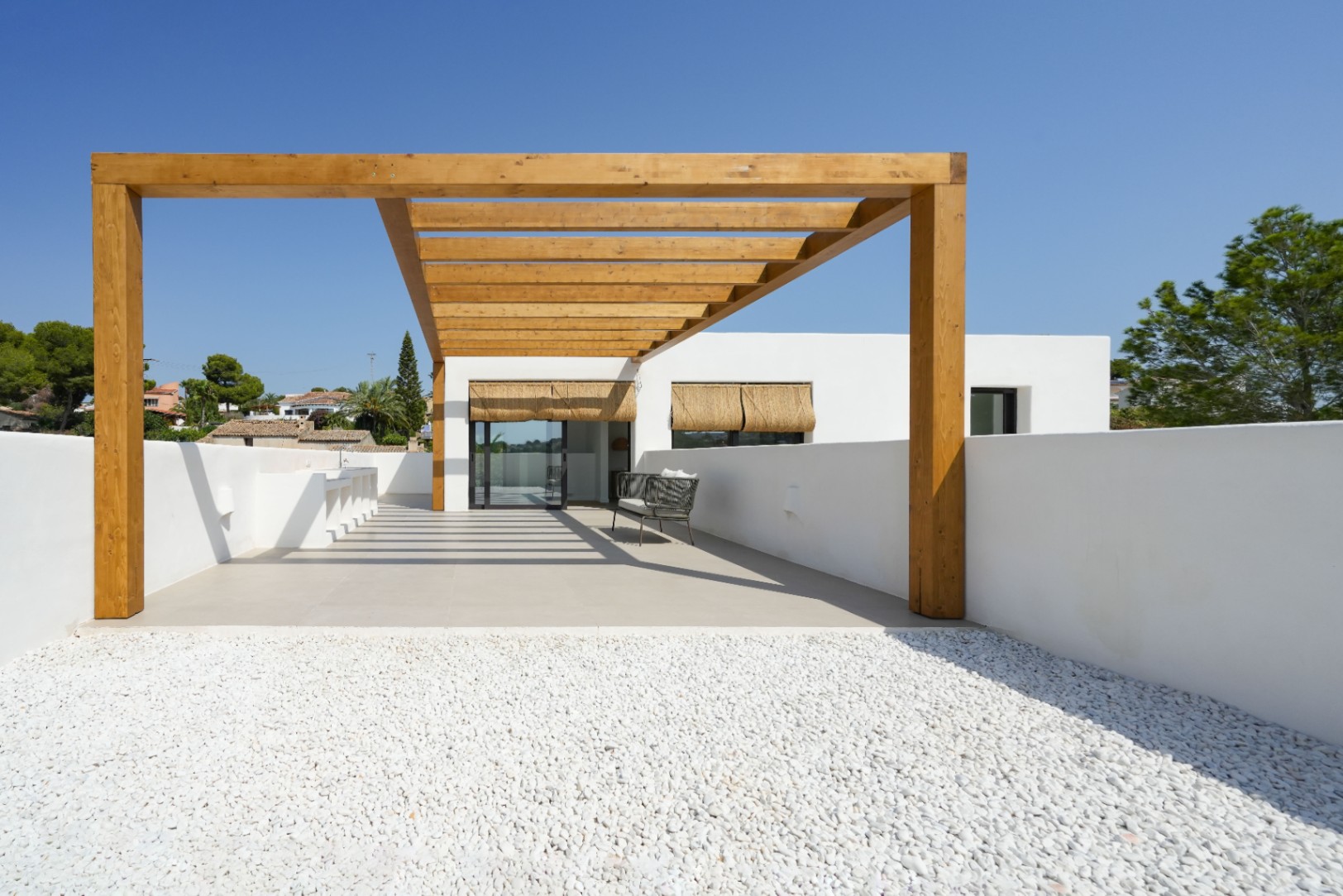 Luxury turnkey villa in Ibizan style and Mediterranean elegance for sale in Moraira.