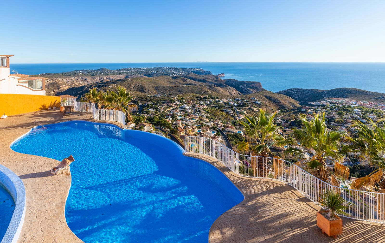 Spectacular apartment with sea views for sale in Cumbre del Sol