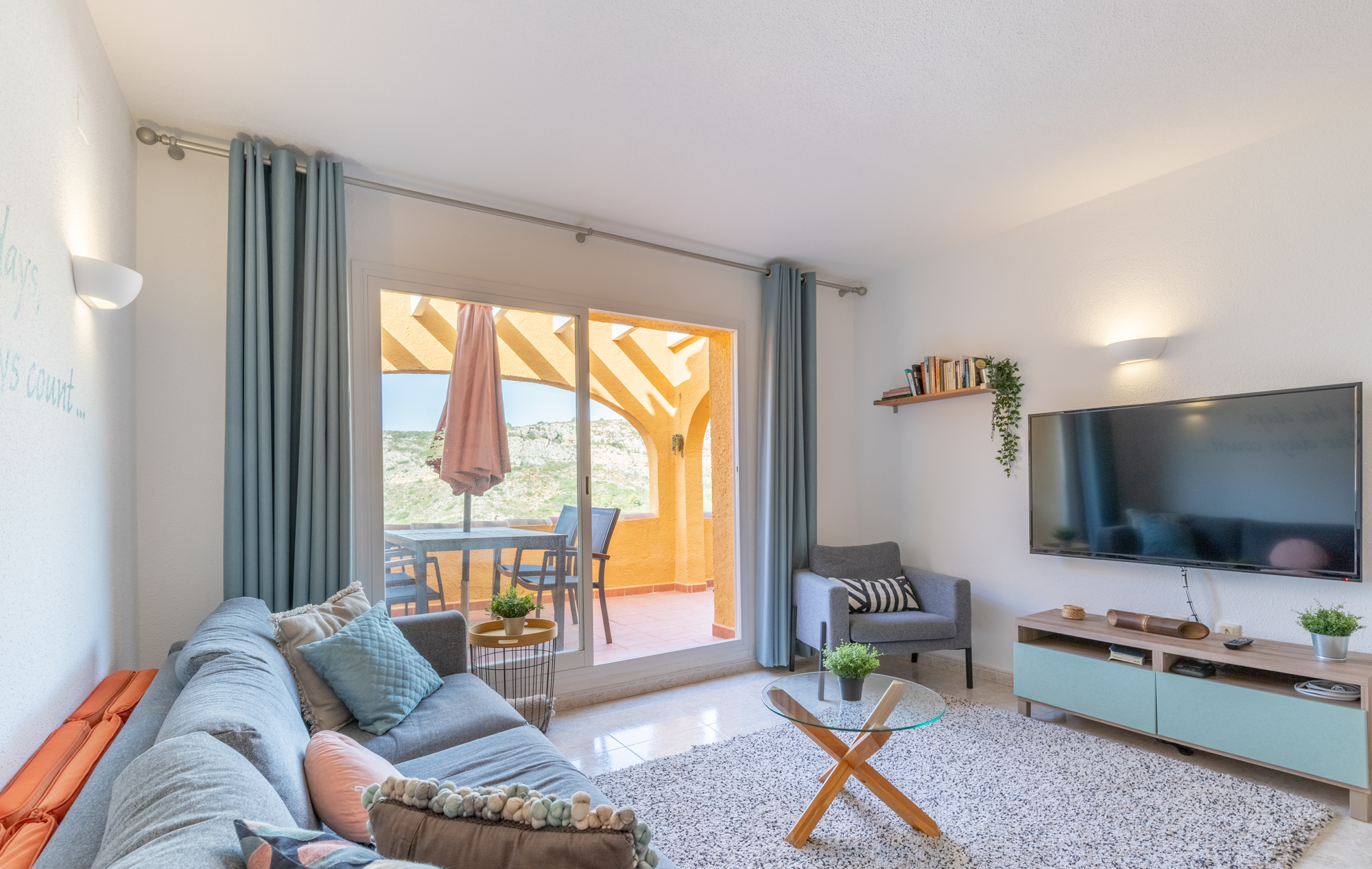 Apartamento con espectaculares vistas a la montaña a la venta en La Cumbre Del Sol, Benitachell